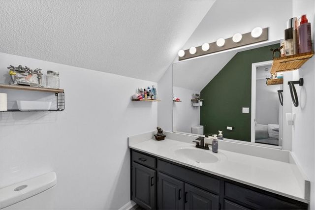 3695 SW Kimstin Circle, Blue Springs, MO 64015