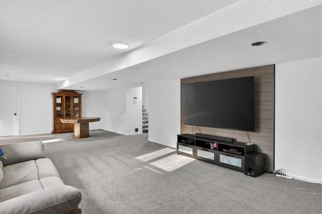 3695 SW Kimstin Circle, Blue Springs, MO 64015