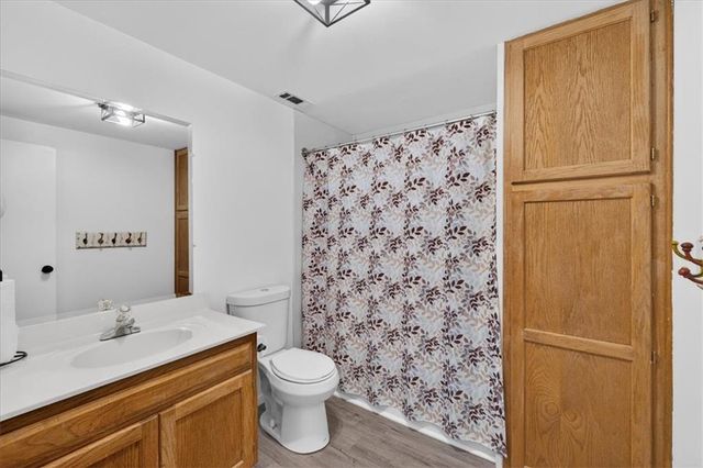 3695 SW Kimstin Circle, Blue Springs, MO 64015