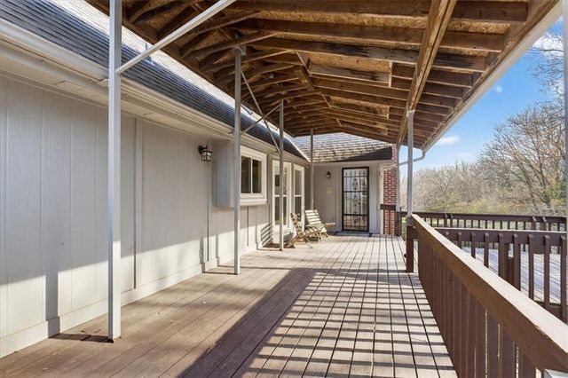 3695 SW Kimstin Circle, Blue Springs, MO 64015