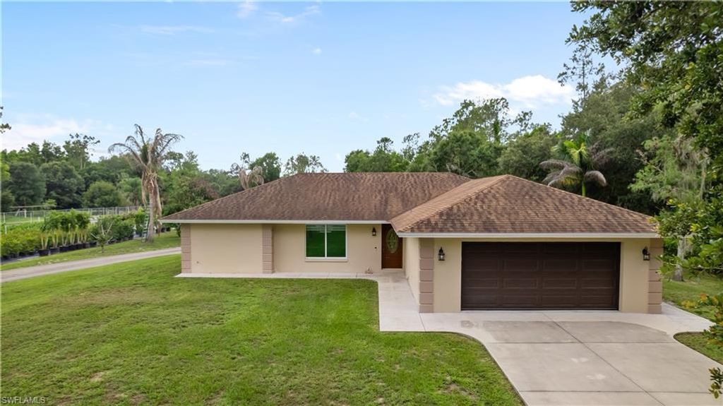 3760 Golden Gate BLVD E, Naples, FL 34120