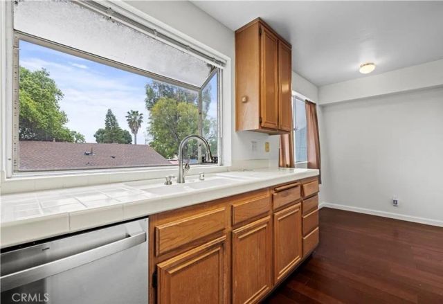 21912 Hiawatha 2, Chatsworth, CA 91311