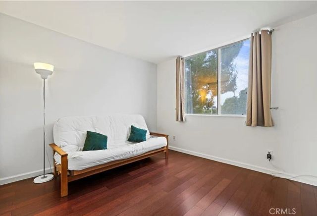 21912 Hiawatha 2, Chatsworth, CA 91311