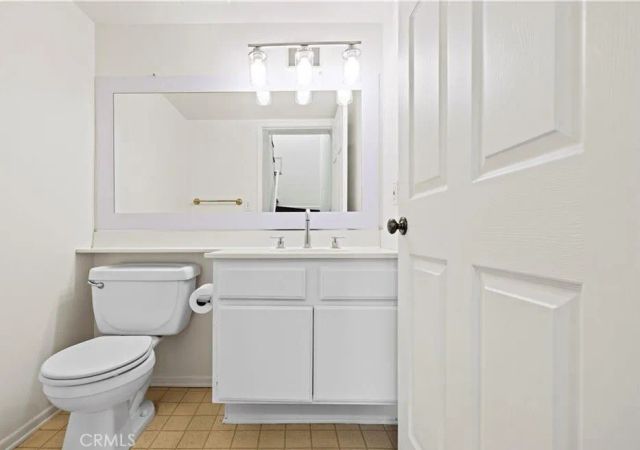 21912 Hiawatha 2, Chatsworth, CA 91311