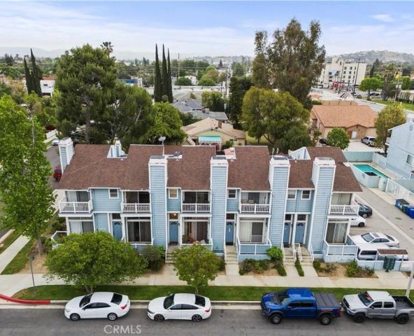 21912 Hiawatha 2, Chatsworth, CA 91311