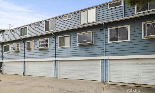 21912 Hiawatha 2, Chatsworth, CA 91311
