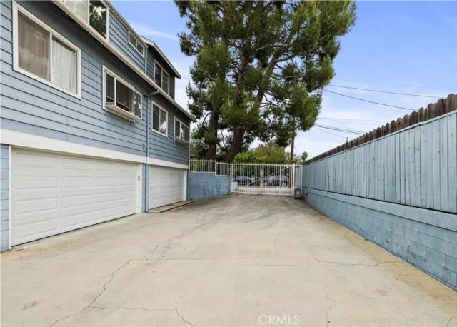 21912 Hiawatha 2, Chatsworth, CA 91311