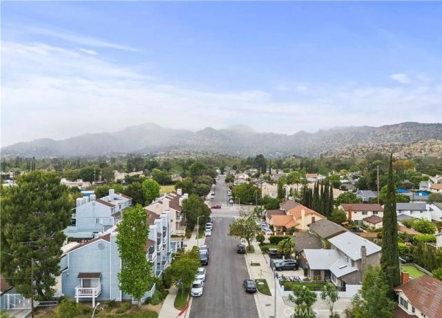 21912 Hiawatha 2, Chatsworth, CA 91311