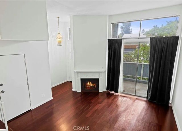 21912 Hiawatha 2, Chatsworth, CA 91311