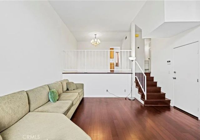 21912 Hiawatha 2, Chatsworth, CA 91311