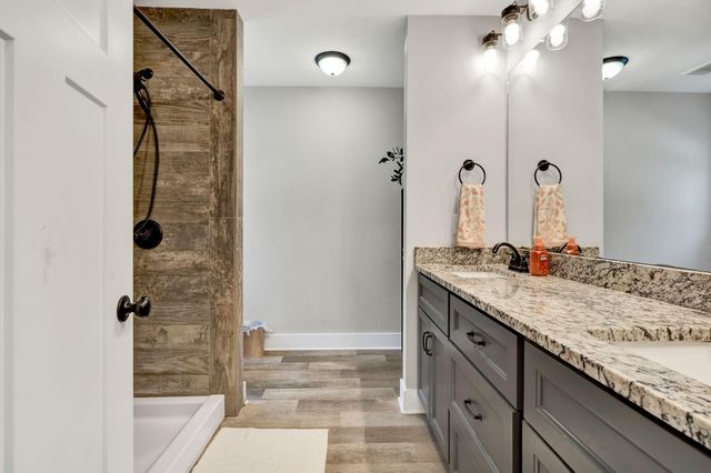 8012 Mcdonald Cemetery Road, Ooltewah, TN 37363