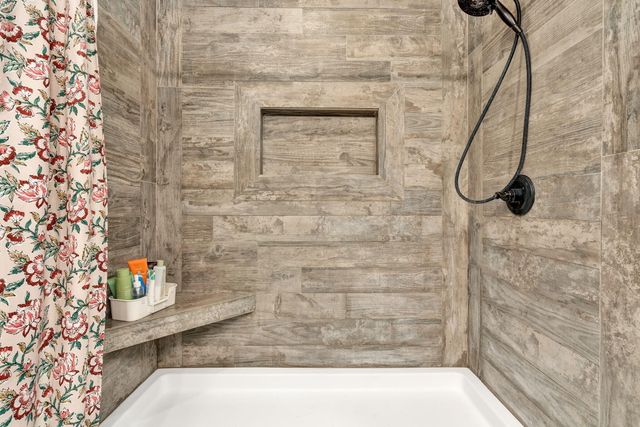 8012 Mcdonald Cemetery Road, Ooltewah, TN 37363