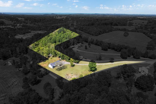 8012 Mcdonald Cemetery Road, Ooltewah, TN 37363