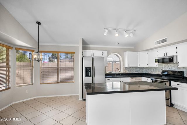 1214 E BEVERLY Lane, Phoenix, AZ 85022