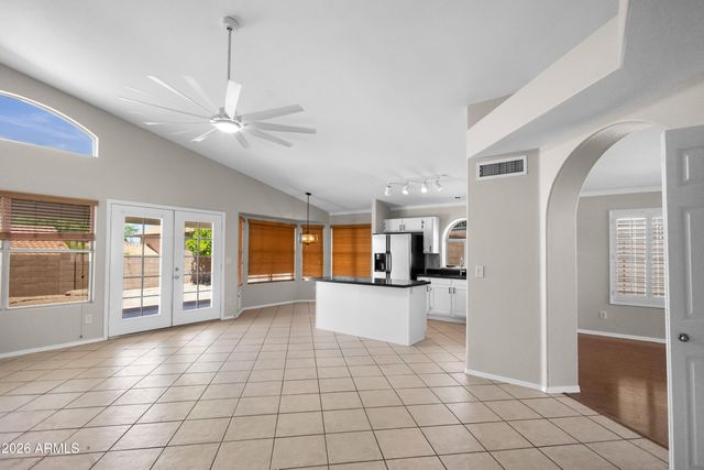 1214 E BEVERLY Lane, Phoenix, AZ 85022