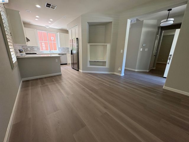 439 Kent Dr., Mountain View, CA 94043