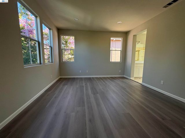 439 Kent Dr., Mountain View, CA 94043