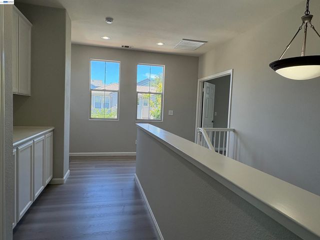 439 Kent Dr., Mountain View, CA 94043