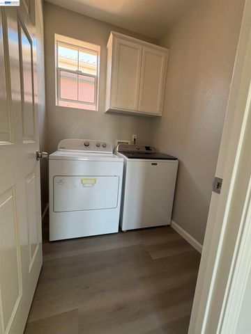 439 Kent Dr., Mountain View, CA 94043