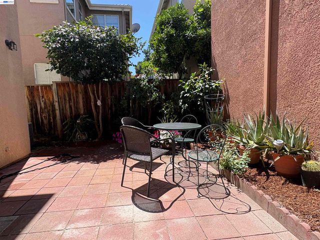 439 Kent Dr., Mountain View, CA 94043