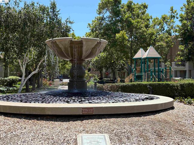 439 Kent Dr., Mountain View, CA 94043