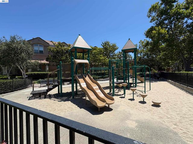 439 Kent Dr., Mountain View, CA 94043