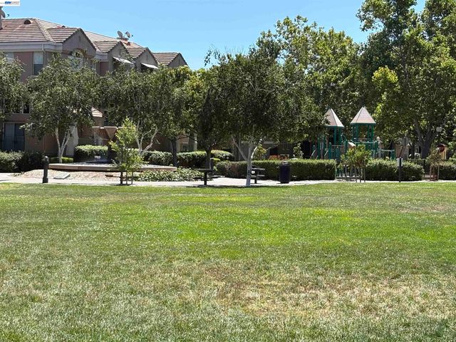 439 Kent Dr., Mountain View, CA 94043