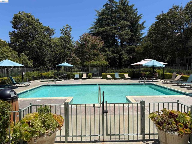 439 Kent Dr., Mountain View, CA 94043