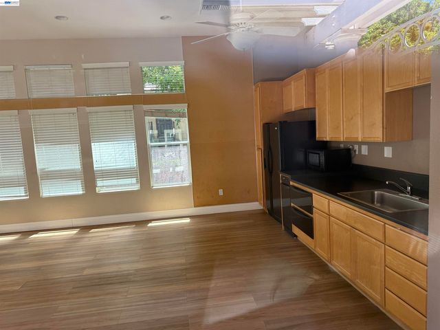 439 Kent Dr., Mountain View, CA 94043