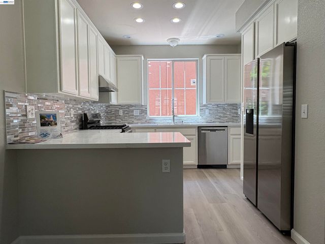 439 Kent Dr., Mountain View, CA 94043