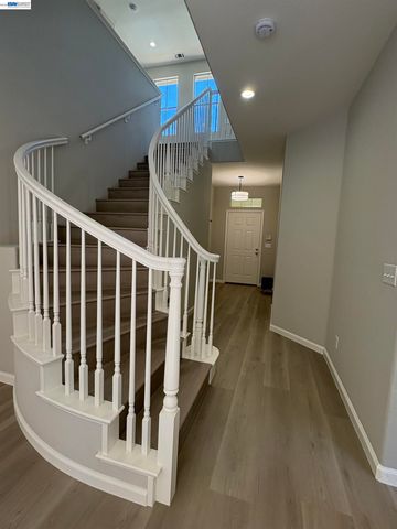 439 Kent Dr., Mountain View, CA 94043