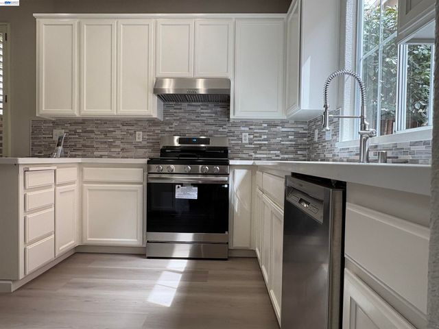 439 Kent Dr., Mountain View, CA 94043