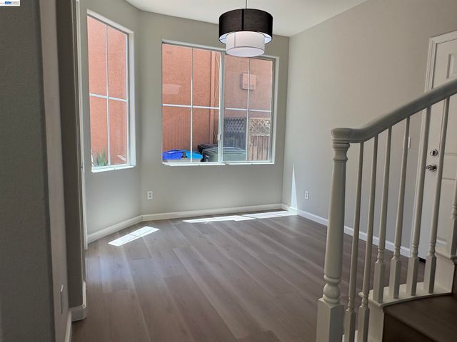 439 Kent Dr., Mountain View, CA 94043