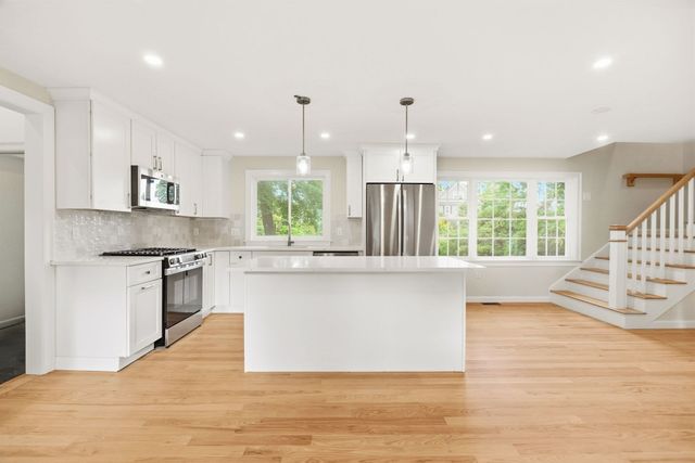 11 Clark Ave, Walpole, MA 02081