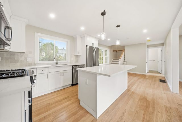 11 Clark Ave, Walpole, MA 02081
