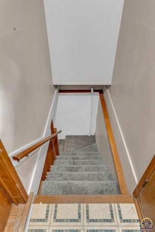 1635 SW Burnett RD, Topeka, KS 66604