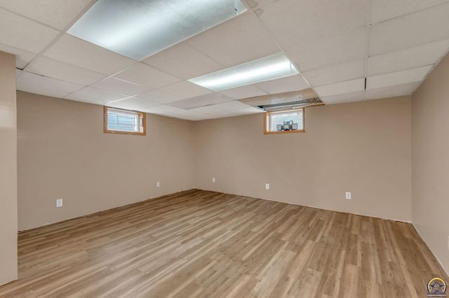 1635 SW Burnett RD, Topeka, KS 66604