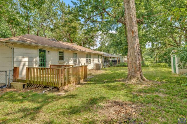 1635 SW Burnett RD, Topeka, KS 66604