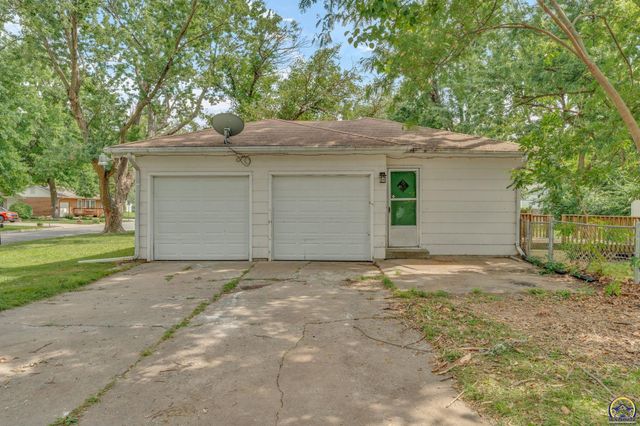 1635 SW Burnett RD, Topeka, KS 66604