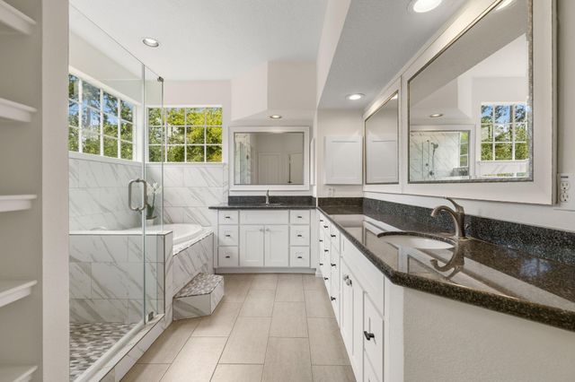 11 Winter Wheat Place, The Woodlands, TX 77381