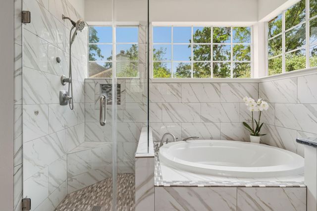 11 Winter Wheat Place, The Woodlands, TX 77381