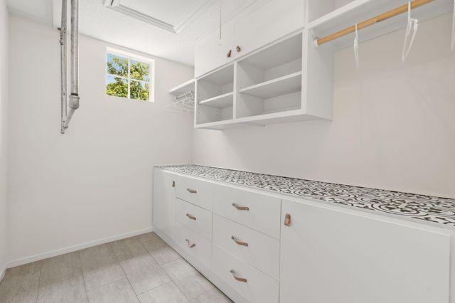 11 Winter Wheat Place, The Woodlands, TX 77381