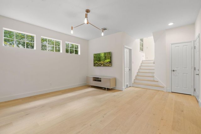 11 Winter Wheat Place, The Woodlands, TX 77381