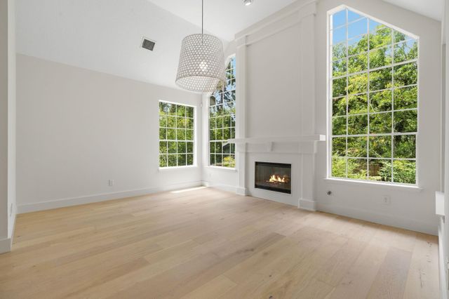 11 Winter Wheat Place, The Woodlands, TX 77381