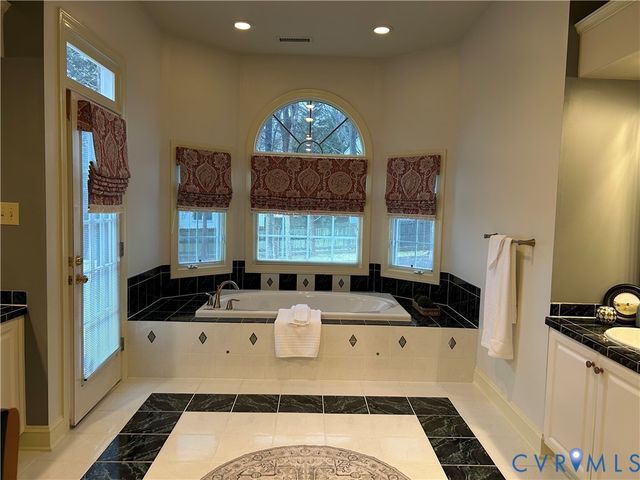 2825 Oak Point Ln, Henrico, VA 23233