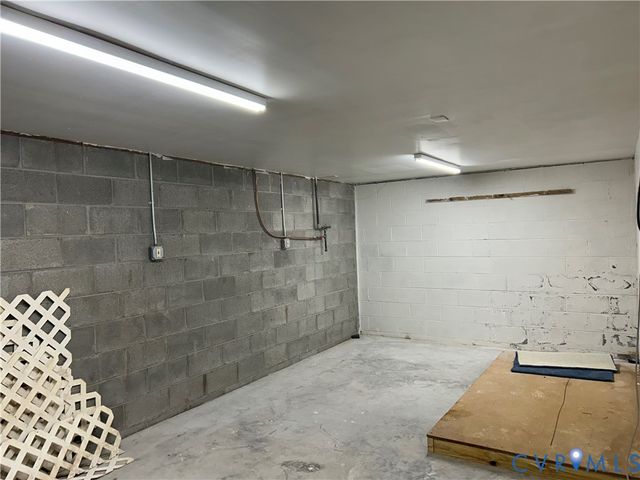 2825 Oak Point Ln, Henrico, VA 23233