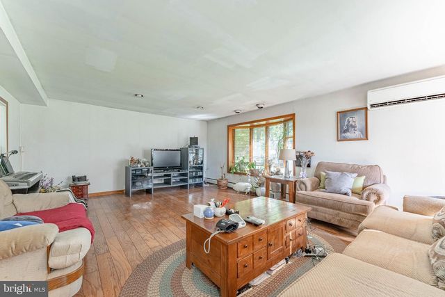 2135 MACLARIE LN, Broomall, PA 19008