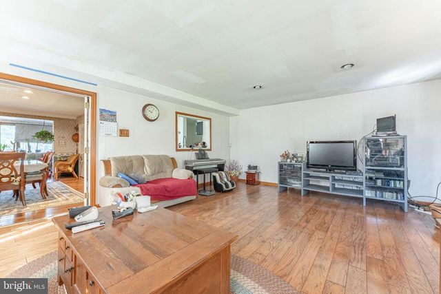 2135 MACLARIE LN, Broomall, PA 19008