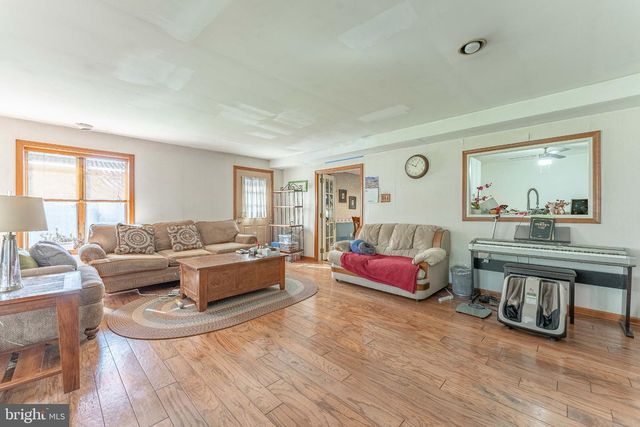 2135 MACLARIE LN, Broomall, PA 19008