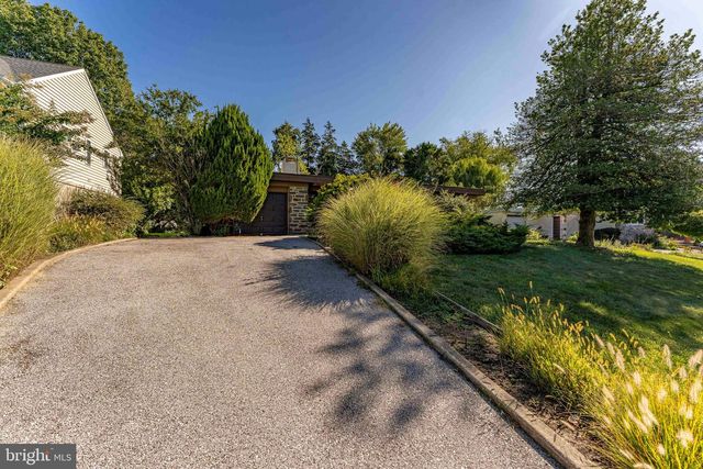 2135 MACLARIE LN, Broomall, PA 19008